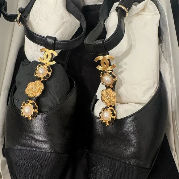 Chanel 2025 Pre-Spring Black Mary Jane Flats Pearl Gold Accents Size 39 w box - Picture 12 of 12